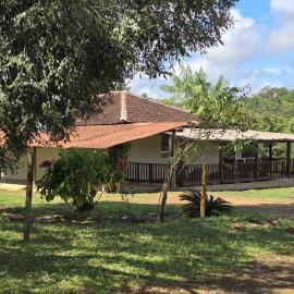 Maison avec 3 chambres dans un parc arboré en bord de fleuve