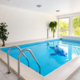 Siófok Private Spa Villa - Pool & Sauna, hotel Siófokon