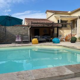 Villa au calme dans les Pins avec Piscine