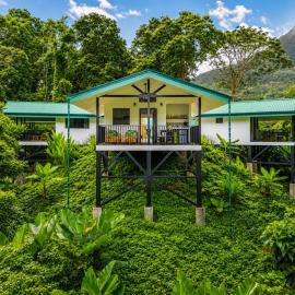 Jungle Passion Lodge, hotel in Ojochal