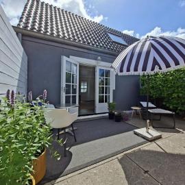 De Eenhoorn, hotel in Ee