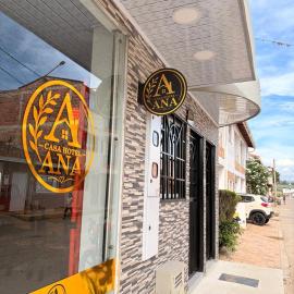 Casa Hotel Ana, hotel in Villanueva
