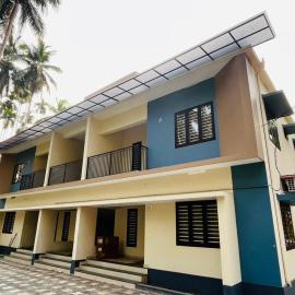 Harikrishna Apartments, hotel di Nādāpuram