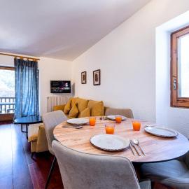 Barthe Holidays I Acogedor estudio en El Tarter 4PAX I Rústico, Vistas al valle, Parking I Esquirol