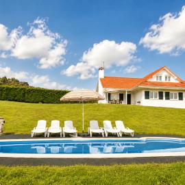 Espectacular casa con piscina y gran jardín