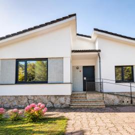 Espectacular casa en la playa de Berria, hotel in Santoña