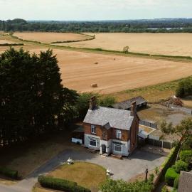 Spacious Detached Farm House for Contractors and Families, hotel a Attenborough