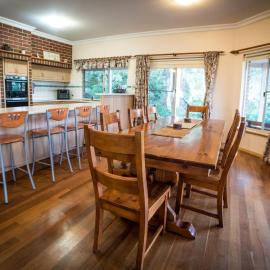 Whispering Karri Retreat 5 Acre Hideaway