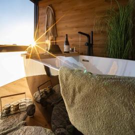 DH Sky Bath and City View Brno 3KK Apartment