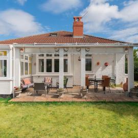 large 4 bedroom house-free parking with garden and terrace