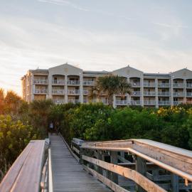 Holiday Inn Club Vacations Cape Canaveral Beach Resort، فندق في كيب كانافيرال