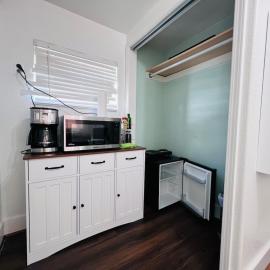 Cozy Suburb Studio - Private Entrance, hotel Everettben