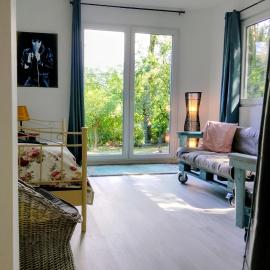 Garden apartment on Lake Ossiach, hotel a Bodensdorf