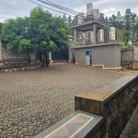 Mpigi Sanctuary, מלון בMpigi