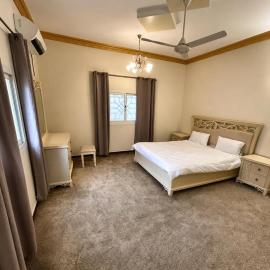 شقة مدخل خاص بمدخلين, hotel in Tanomah