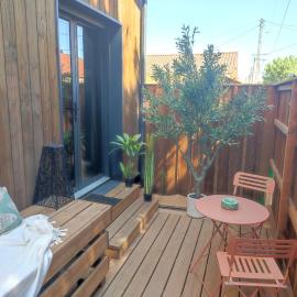Suite neuve proche Arena et Bordeaux Centre, hotel in Floirac