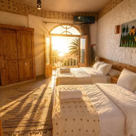 Breezy island Hotel, hotel in Siwa