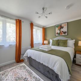 Robinhuts Beckton Accommodation