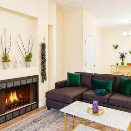 Soulard King 1BR w Washer & 370 Mbps Wi-Fi