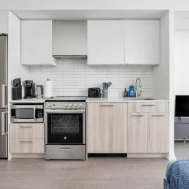Executive Studio w Balcony Steps to Eaton Centre