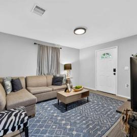 Cozy Two Bedroom Home Minutes from Downtown!, hotel in Houston