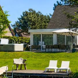 Amazing Home In Vlagtwedde With Jacuzzi
