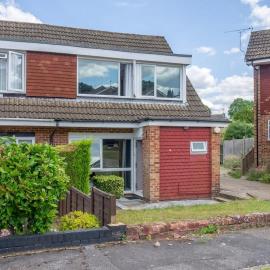 4 Bedroom Home Garden & Parking Guildford