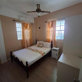 Lovely and cozy 2 bedroom apt with oceanic view, hotel en Roger