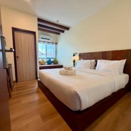 The Eigth Ratvithi Hotel