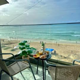 Oceanfront Retreat-Private en-suite room