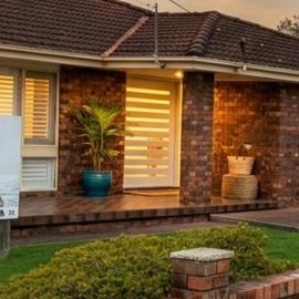 100m to Beach&Shop Spacious Pristine One Story Family Home