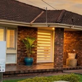 100m to Beach&Shop Spacious Pristine One Story Family Home