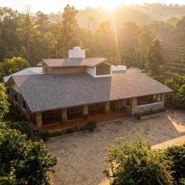 amã Stays & Trails- Serenity Bungalow, Coorg, hotel din Ponnampet