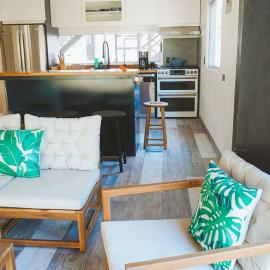 Jungle Oasis - Private with WiFi, AC, Big Garden