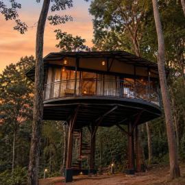Pugmarks Jungle Resort, готель у місті Chegāt