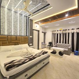 Lokenath Resort, hotel din Tarapith