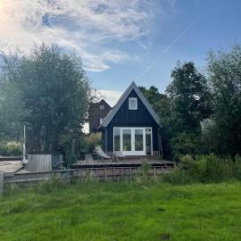 Lovely nature house in picturesque village - 30min from A'dam Centre, hotel v Amsterdamu