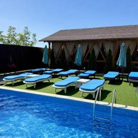 Qzone 2, hotel in Chornomorsk