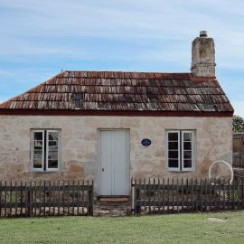 '1856' Patsy Ryan's Cottage - Walk to Main Street、ローブのホテル