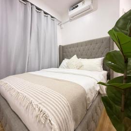 Lazzlla luxurious 1BR Apartment city view, hotel a Furena