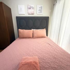 Resort-style Condo At One Oasis CDO l 2 Bedroom l 4-5 Pax l With Parking, hotel in Lapasan