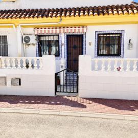 Villa Sunny Terrazza 2 bed Cottage Vibe Camposol GEM!, hotel v destinaci Mazarrón