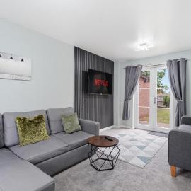 3 Bedroom Modern Stay Ideal for Contractors and Groups