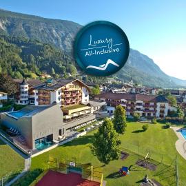 Luxury All Inclusive Resort Schwarzbrunn - 4 Stars Superior, hotel u gradu Stans