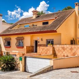 The Sunny Coast Golf Retreat-5mins from Sotogrande, viešbutis mieste San Roque