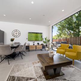 Veer Drive Residences - Sleeps 9 - Secured Free Parking, hotel in Harrow