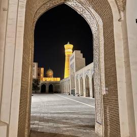 Orom Hotel Bukhara، فندق في بوكسورو