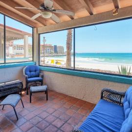 Super Beachfront Condo Ground Level on Sandy Beach