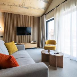 Olive Suite 401