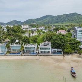 Absolute Oceanfront Tara Villa Beachfront 4 Bed, hotel in Ban Saiyuan (1)